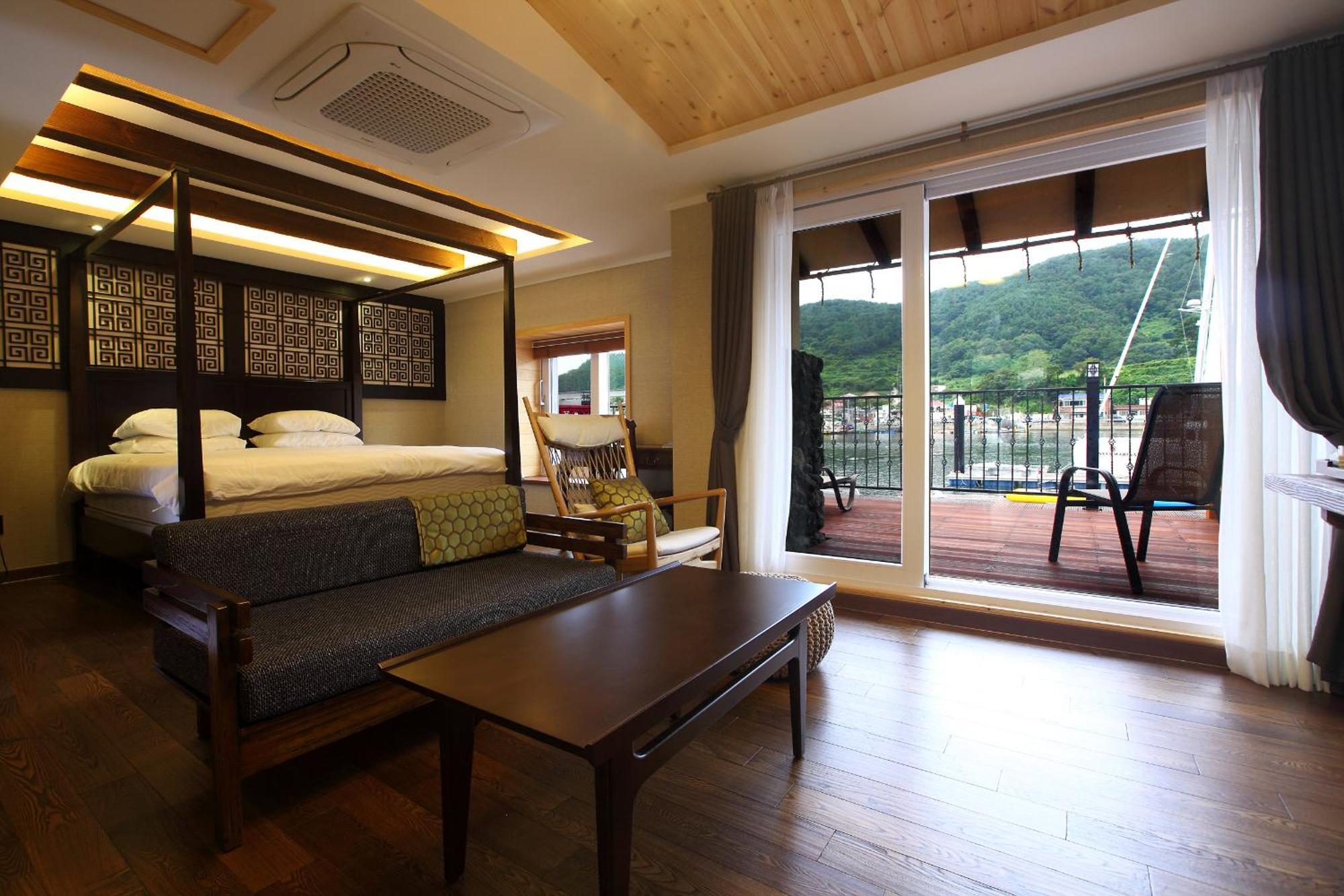 Tongyeong Hansan Marina Resort חדר תמונה